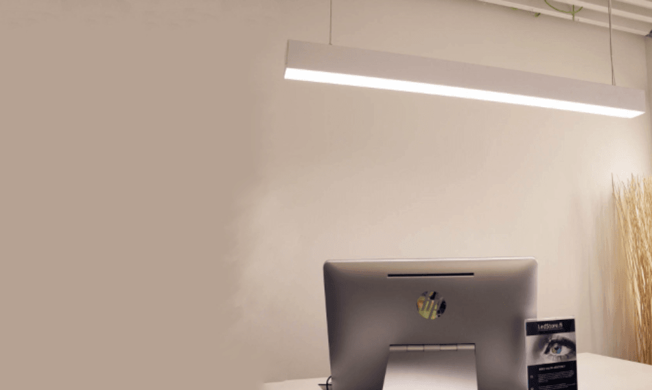 Task light creates a uniform light for working