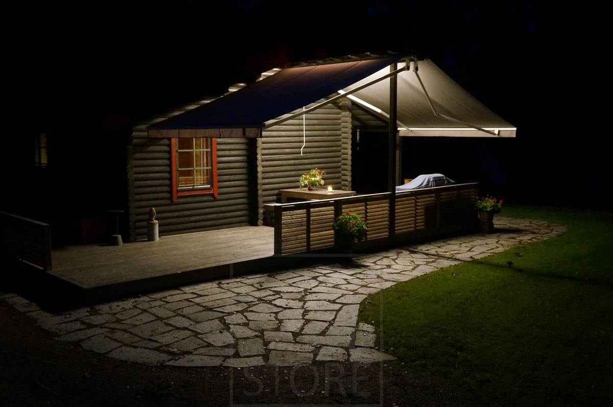 In the middle of the canopy, a LED strip illuminates the terrace with atmospheric general lighting. Ledstore.fi